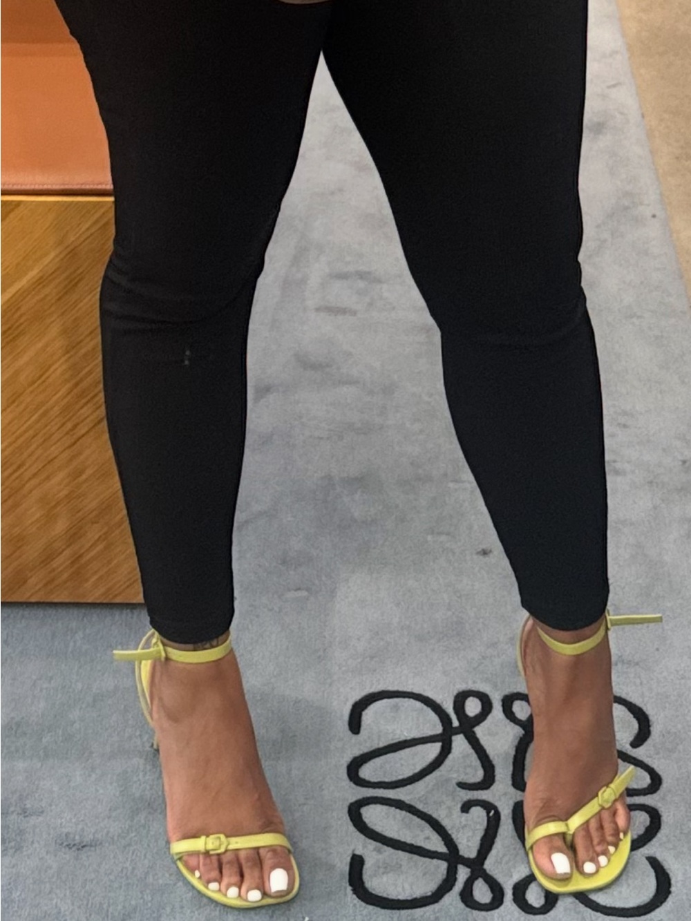 LOEWE Lime Green Strappy Leather Sandals - Picture 3 of 3